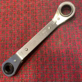 43028 Craftsman 43665 Vintage Rare 11mm 17mm Offset Ratcheting Box Wrench Nos