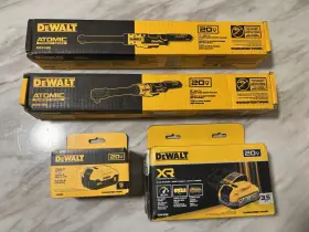 Dewalt Dcf514eb Atomic 20v Max Extended Reach Ratchet 1/4in And 3/8in Drive Battery Lot
