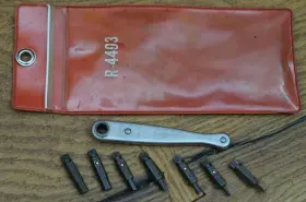R-4403 Stainless Cm-13 Chapman Offset Screwdriver Ratchet And 7 Hex Allen Bits Bag