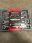 Gearwrench Ratcheting Combination Set 9413 New. Price: $59.99.